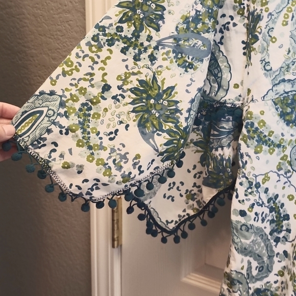 ⭐️Prana cream top with blue and green paisley print size L - Picture 4 of 5